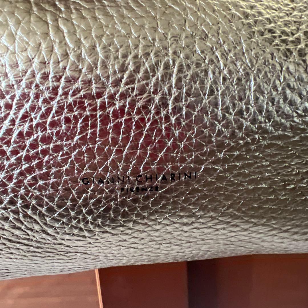 ジャンニキアリーニDUA Mゴールドポーチ付き保存袋あり【大大セール】