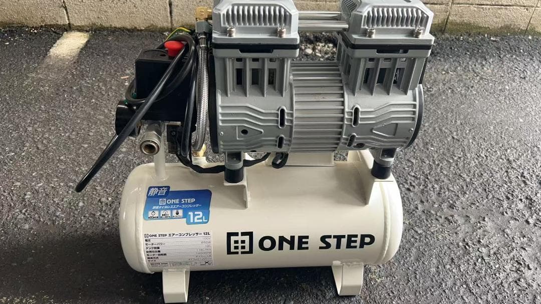 未使用中古美品 コンプレッサー 100v　静音　小型　オイルレス　12L