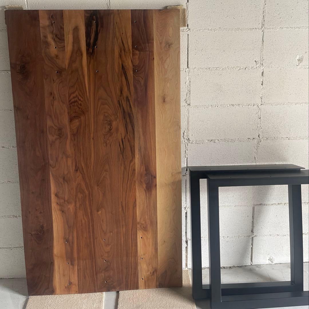 美品　ウォールナット無垢材　ダイニングテーブル　アイアン脚　脚取付位置変更可