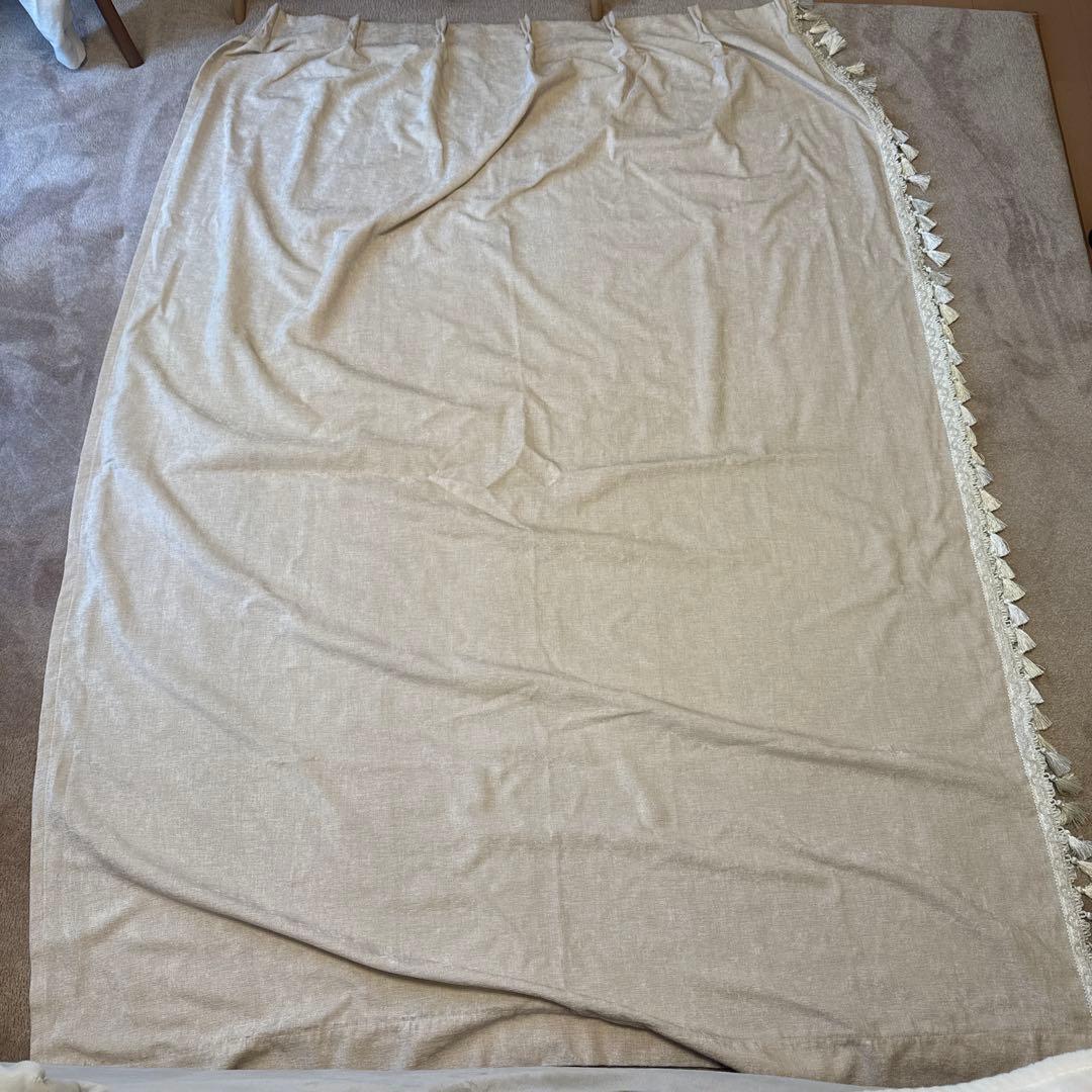 ニトリ　ベージュ トリムカーテン　2枚組