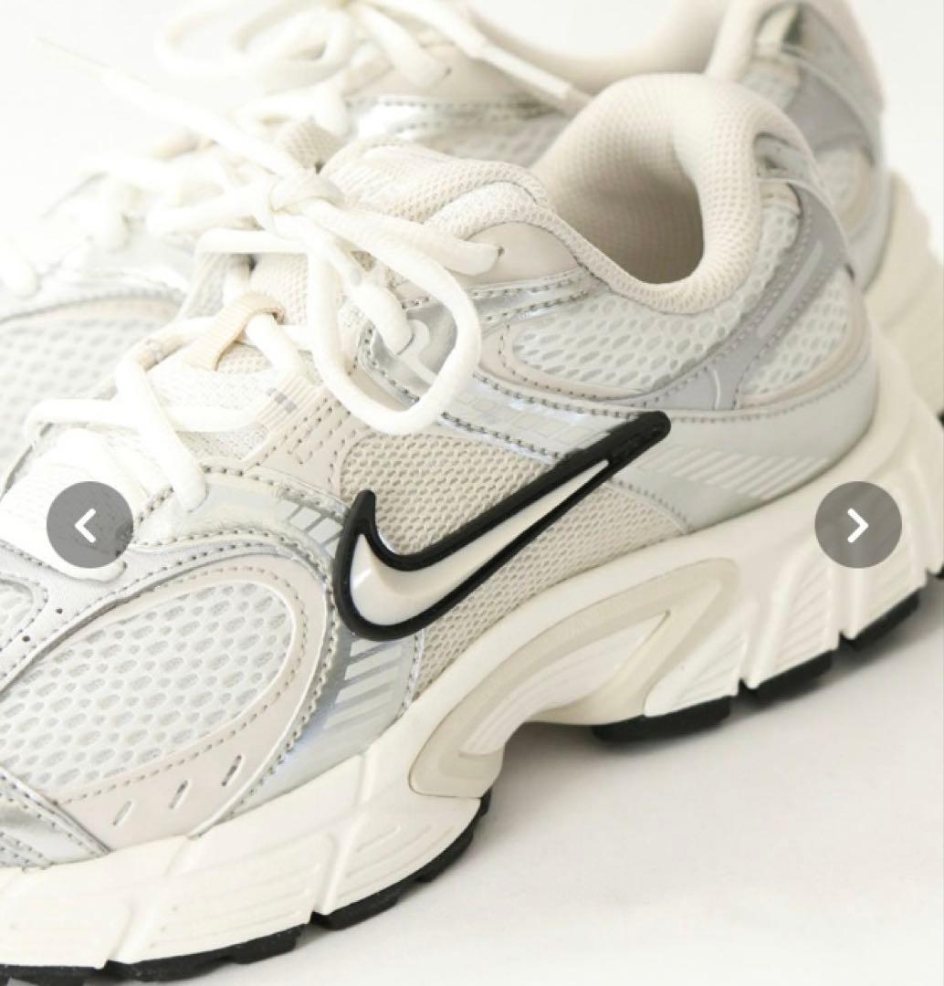 Nike ウィメンズV5 シルバー スニーカー 24.5㎝　新品同様