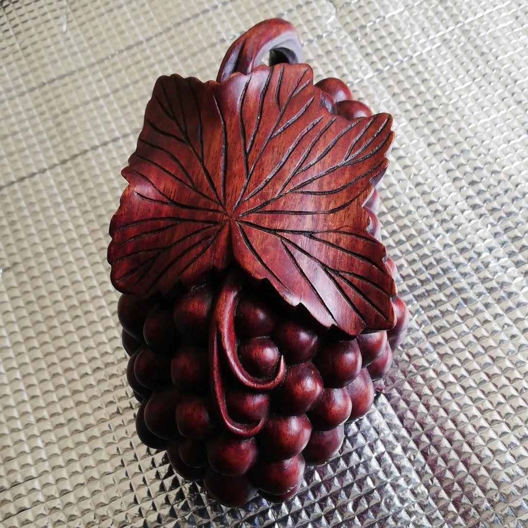 红木葡萄雕