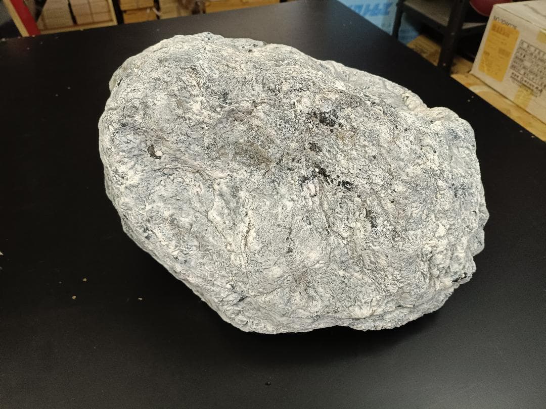 擬岩　人工石　軽くて丈夫FRP製　アート　オブジェ