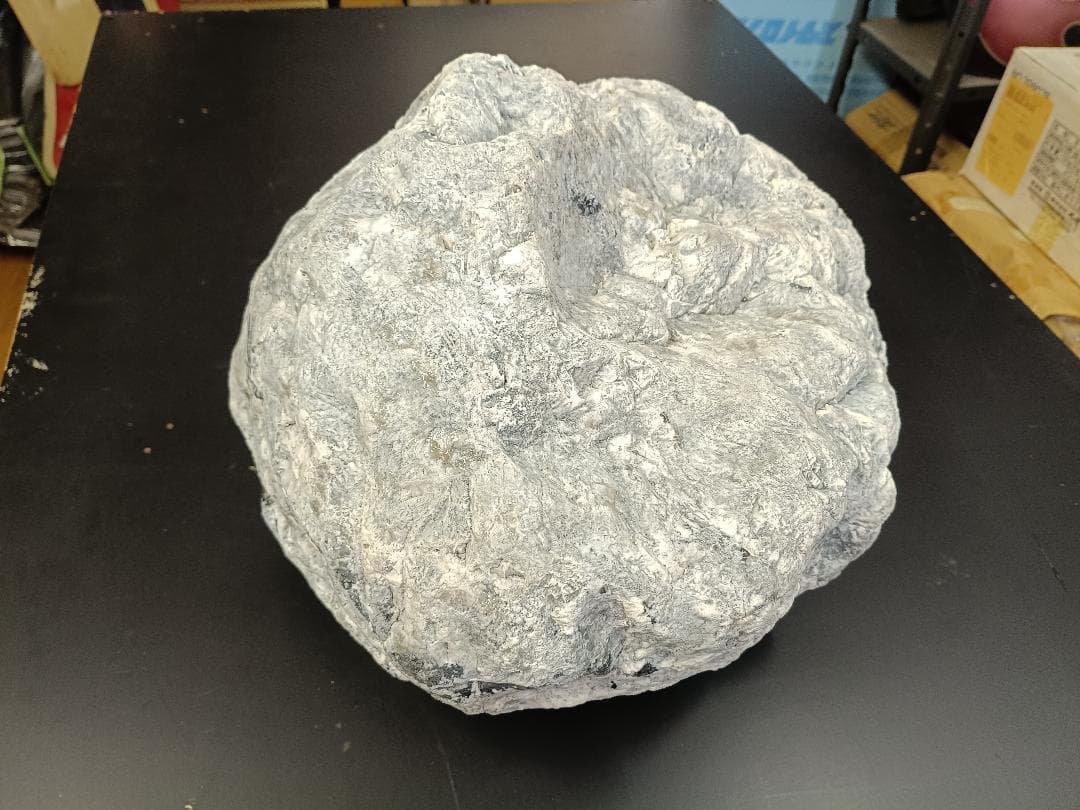 擬岩　人工石　軽くて丈夫FRP製　アート　オブジェ