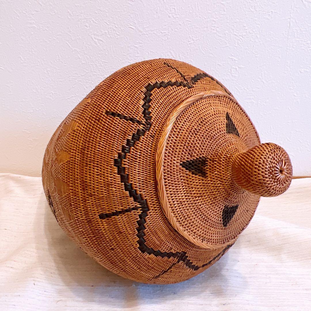 【新品】アタ 蓋付き つぼ型 バスケット 特大サイズ 模様編み 黒モチーフ
