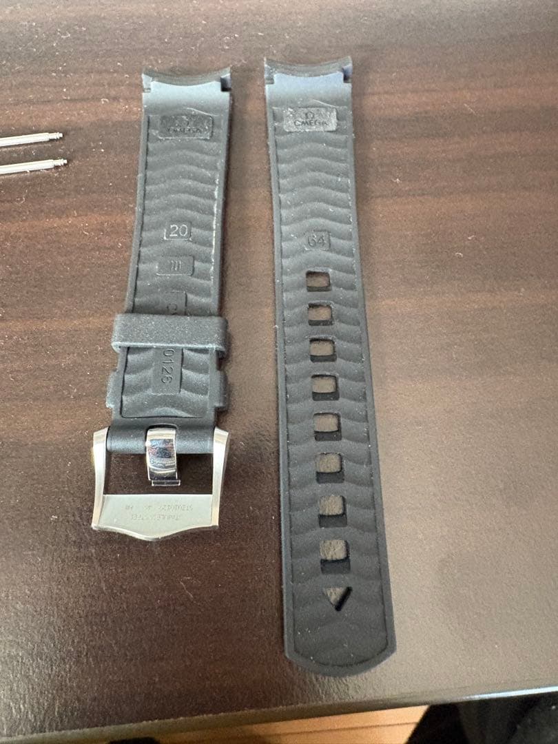 OMEGAシーマスター ダイバー300M 黒ラバーストラップ、バックル付﻿き