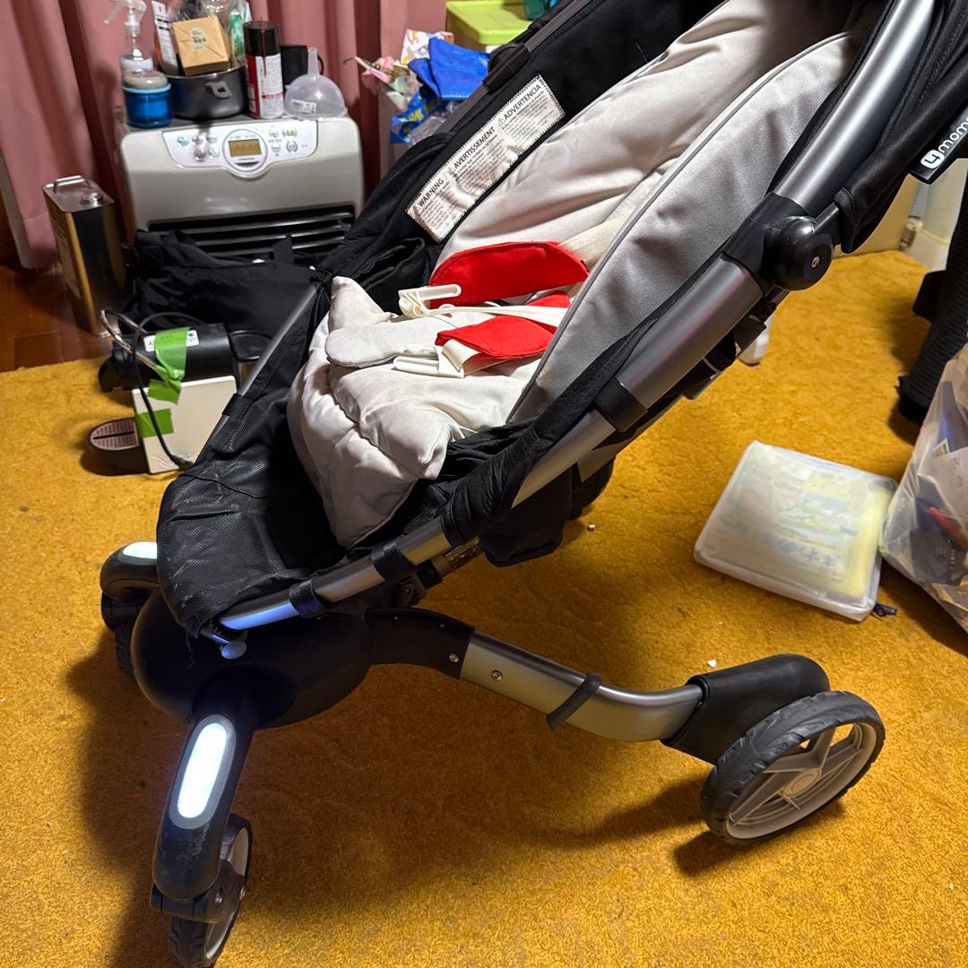LEDライト付きベビーカー 4moms stroller