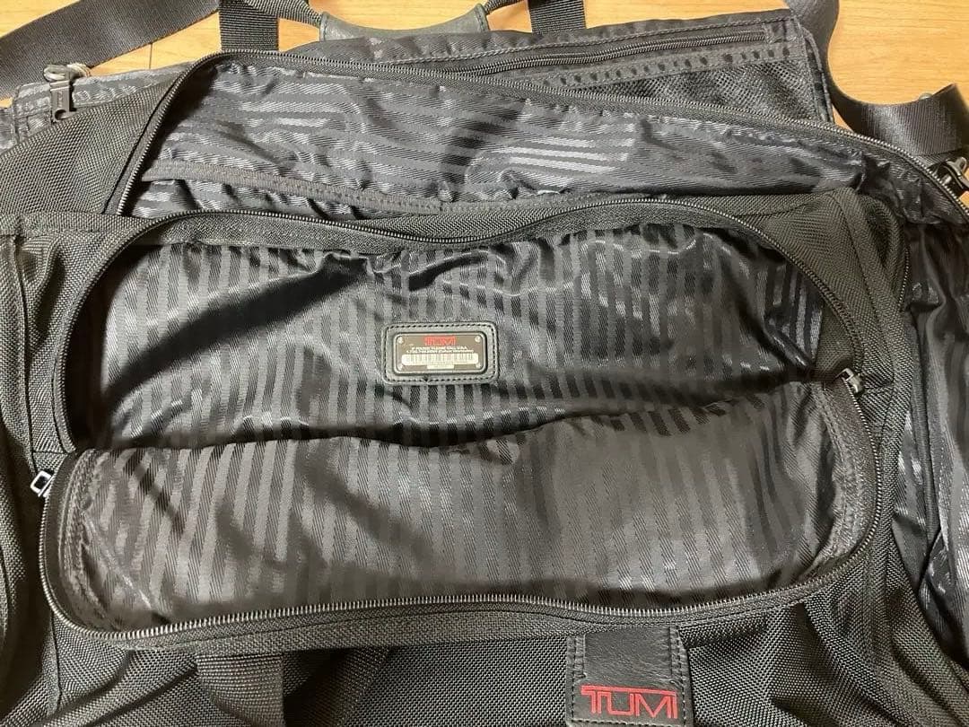 TUMI ガーメントバッグ ブラック　2677D3