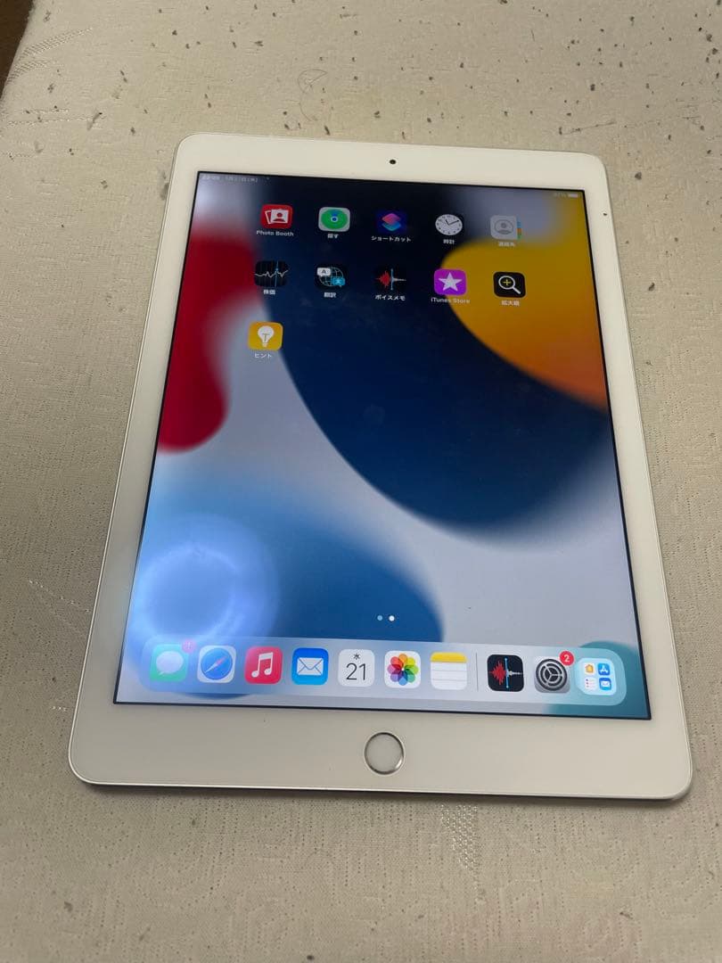 ま*る様 Apple iPad (Air2) 128GB シルバー バッテリー8
