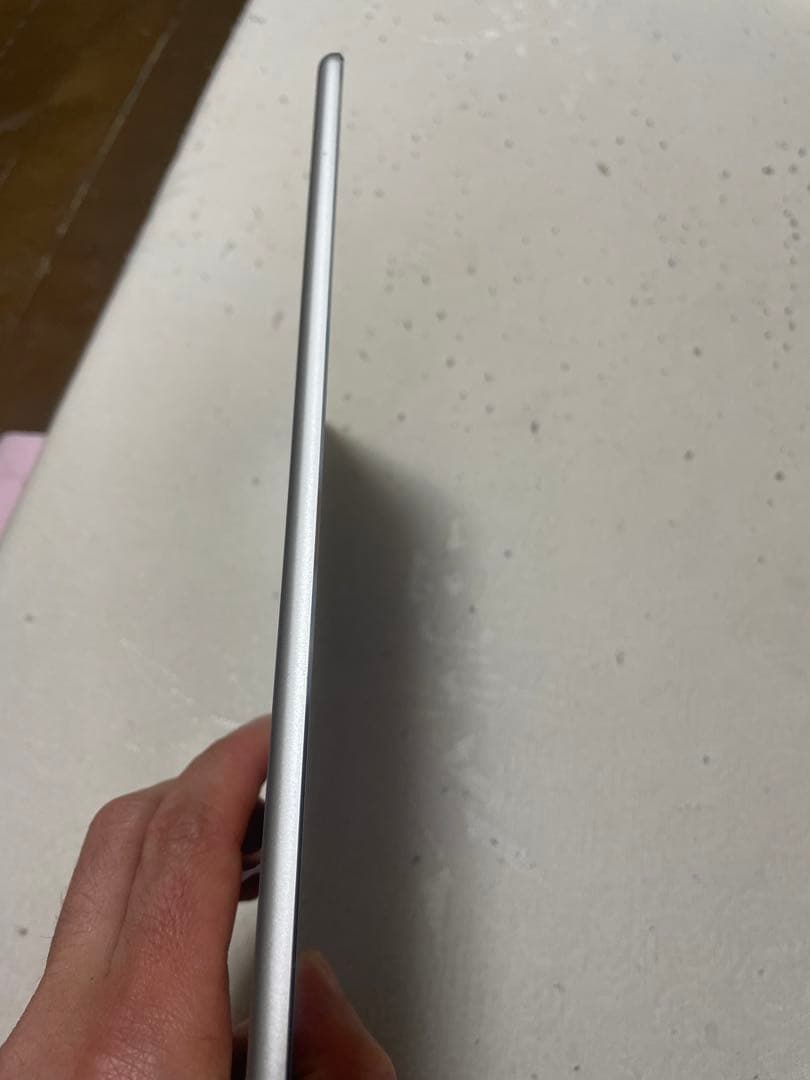 ま*る様 Apple iPad (Air2) 128GB シルバー バッテリー8