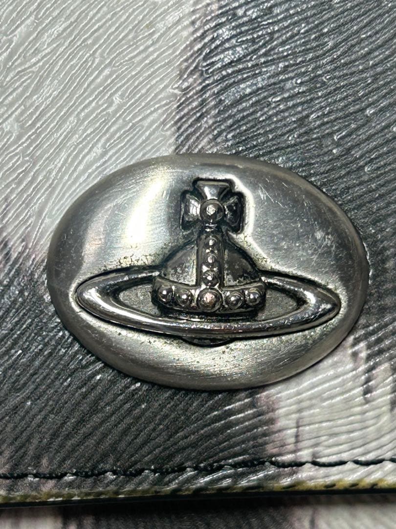 ⭐︎ヴィヴィアン（viviennewestwood）牛柄レザー三つ折り財布