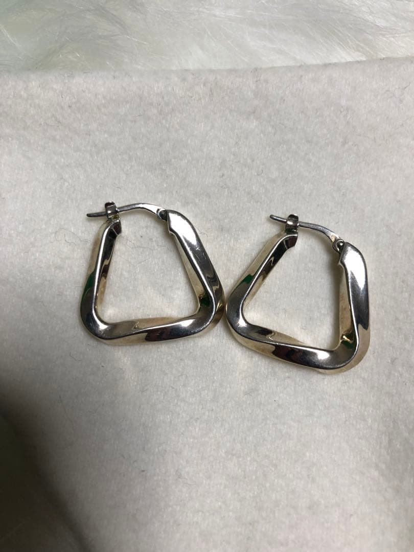 BOTTEGA VENETA シルバートライアングルピアス