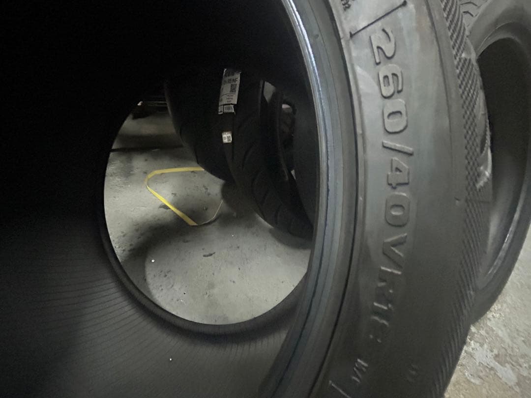 AVONコブラChrome260/40VR18新品