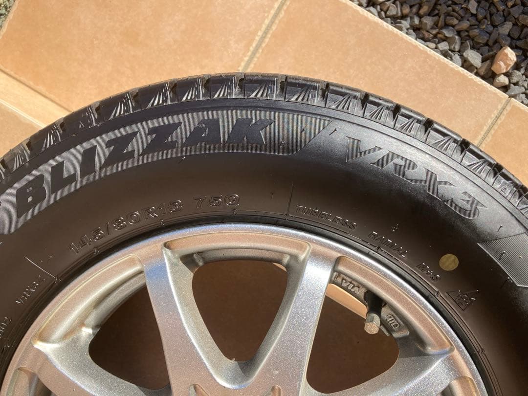 ブリヂストンブリザックVRX3 145/80R13スタッドレス4本ホイールセット