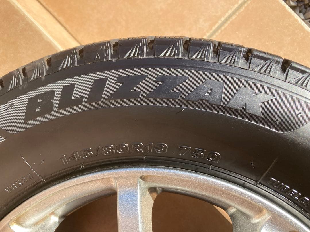 ブリヂストンブリザックVRX3 145/80R13スタッドレス4本ホイールセット
