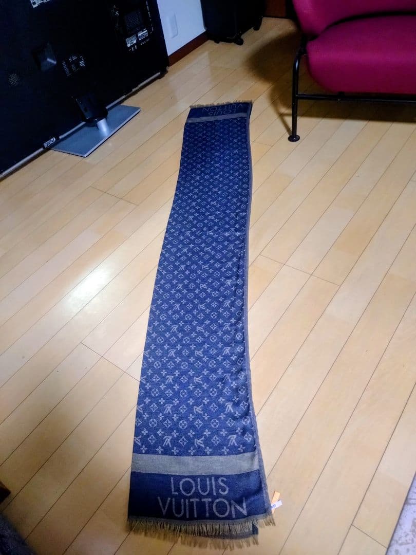 ひぃ！LOUIS VUITTON ネイビー マフラー クリーニング済