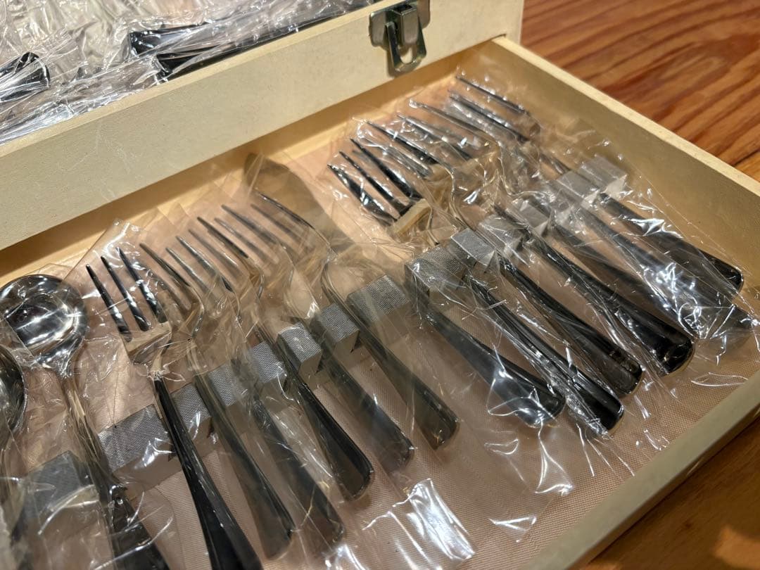 【値下げしました】　AZUMA 18-10 ステンレス カトラリー50本セット