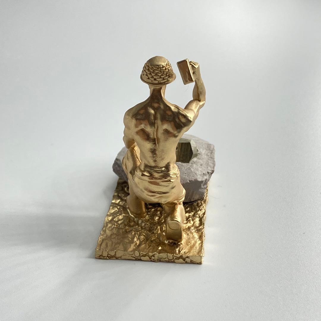 パイライト 発掘する人たち 置物 黄鉄鉱