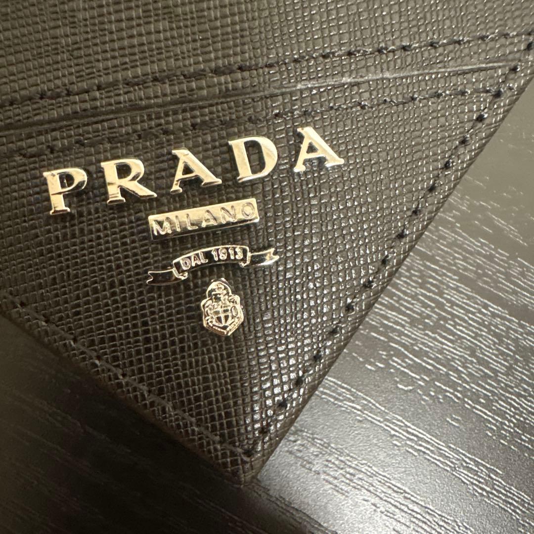 PRADA 二つ折り財布 レザー