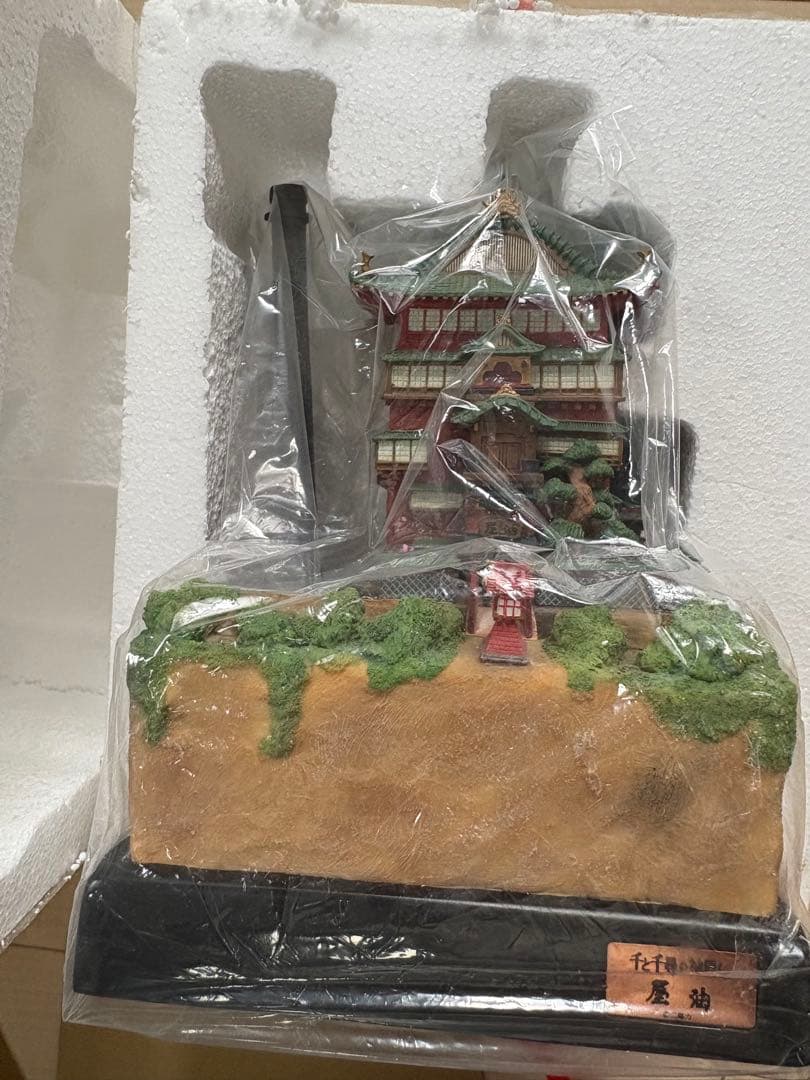 やや訳あり　ジブリ　千と千尋の神隠し　油屋　ライトアップ ジオラマ