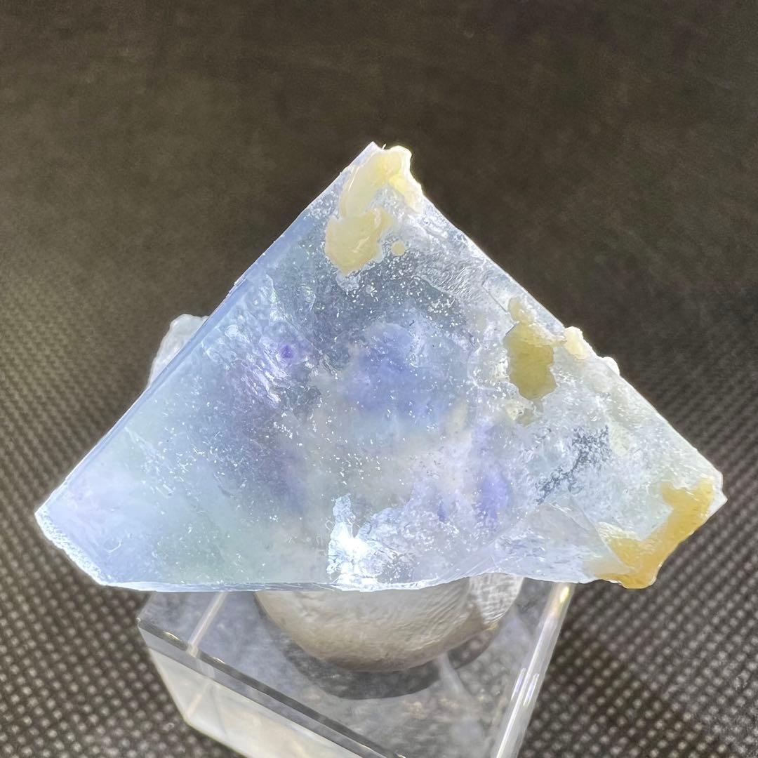 ヤオガンシャン産　クリアフローライト　パープルファントム、ドロマイト内包