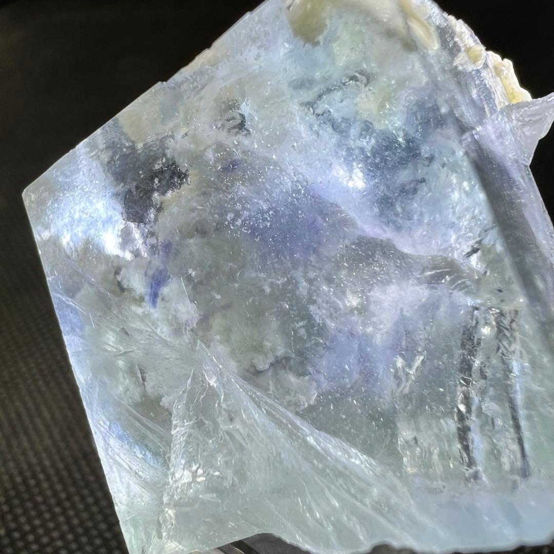 ヤオガンシャン産　クリアフローライト　パープルファントム、ドロマイト内包