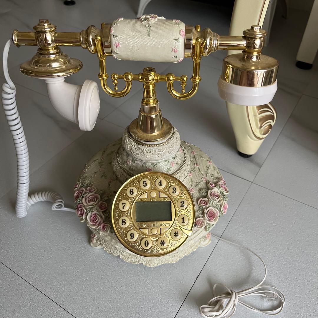 薔薇の電話・オブジェ