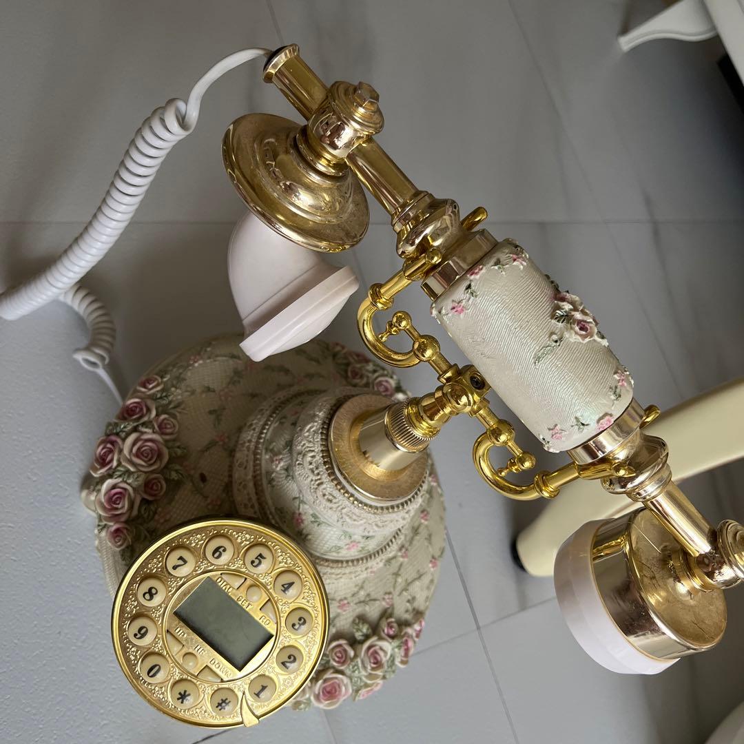 薔薇の電話・オブジェ