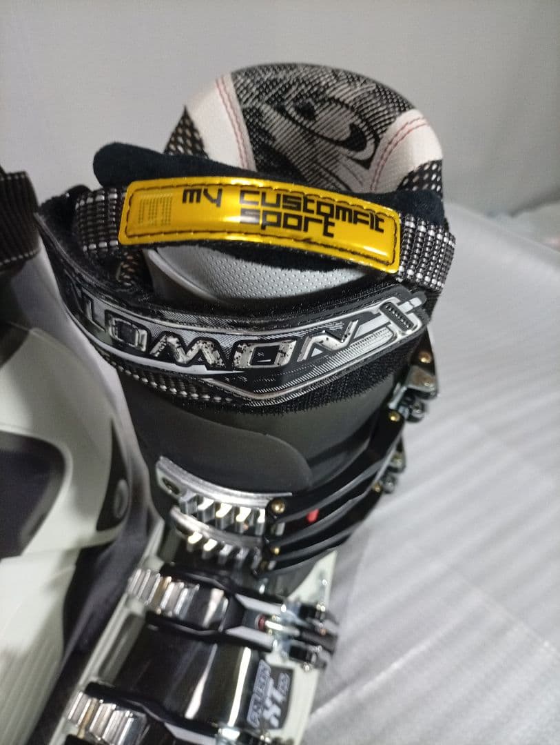 SALOMON ファルコン ST CS 26.0cm　カービング　パウダー