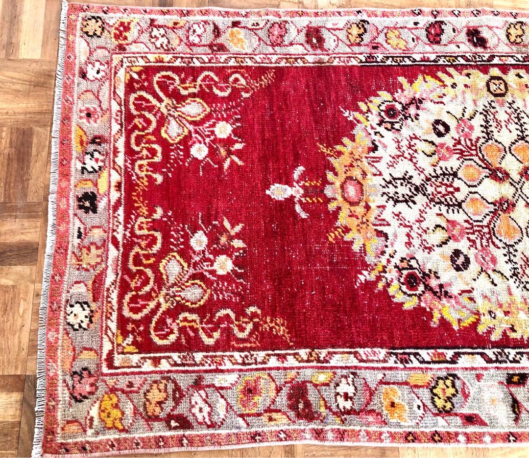 ✧憧れのギュネイ/red✧1970年代 トルコ・ヴィンテージラグ トライバルラグ