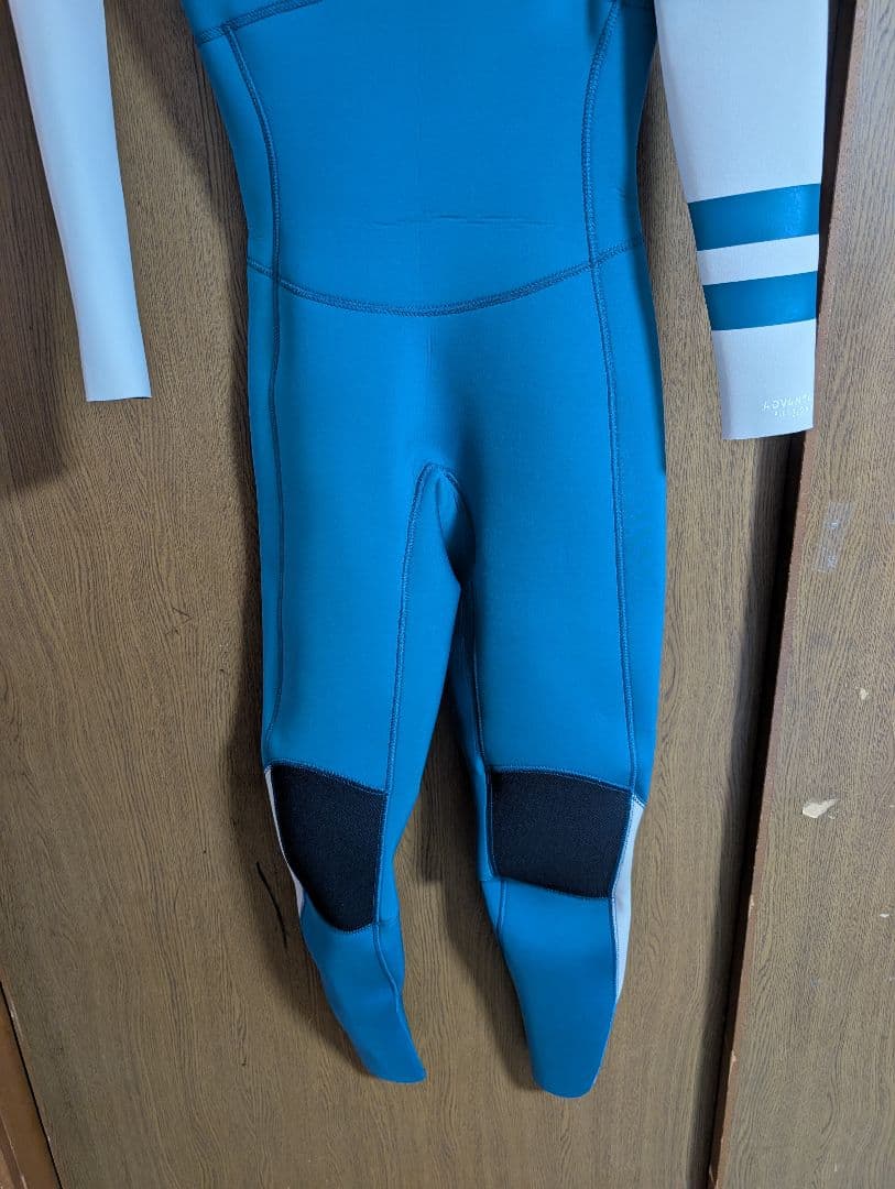 半額以下！新品未使用タグ付　長袖フルスーツHurley　レディースMS