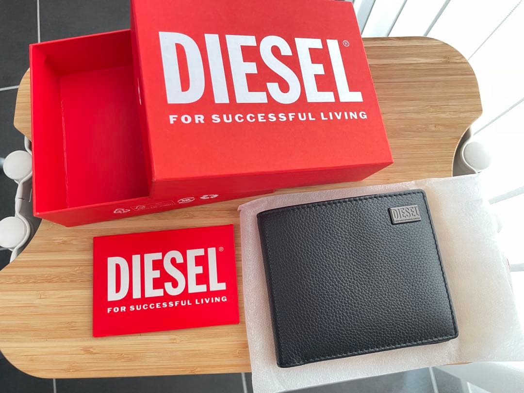 美品✨️DIESEL 2つ折り財布