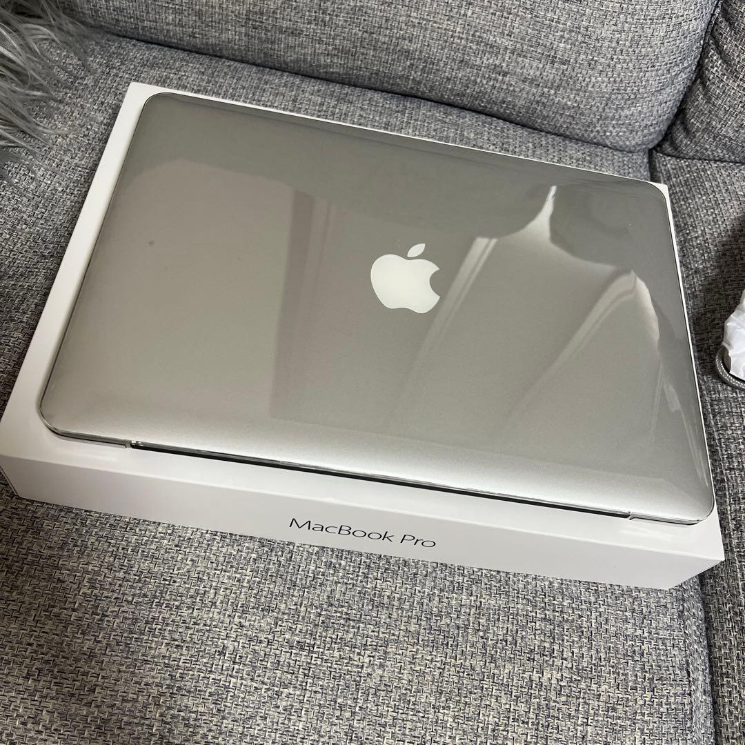 Apple MacBook Pro シルバー 本体　箱　充電器付き