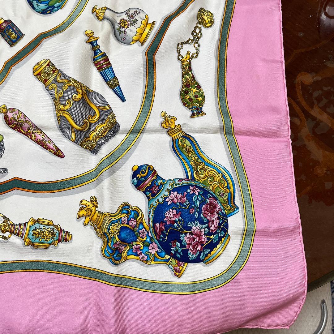 ✨超美品✨HERMES エルメススカーフカレ90 香水瓶柄