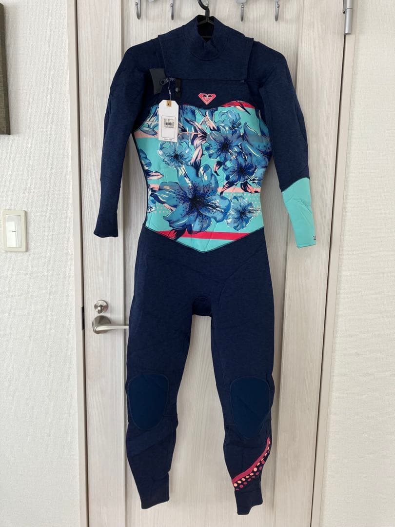 ROXY フラワープリント 3.2mm フルスーツ Lサイズ
