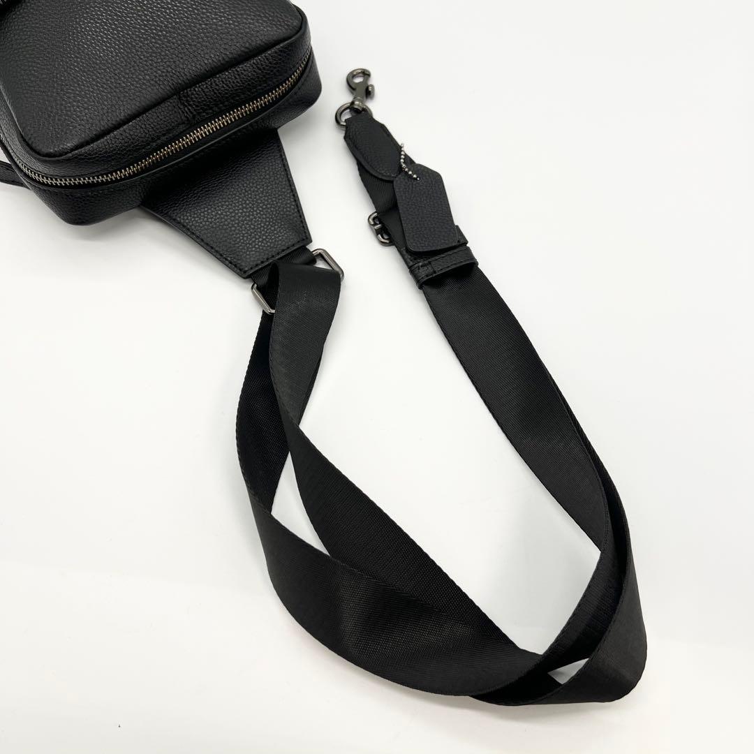 ほぼ未使用✨コーチ　ボディバッグ　ゴッサム　シボ革　ブラック　現行　C5331