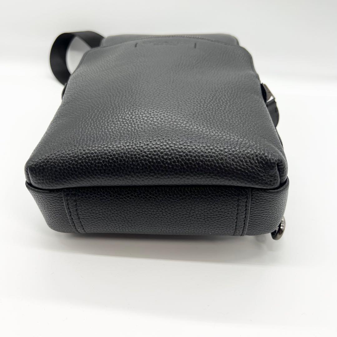 ほぼ未使用✨コーチ　ボディバッグ　ゴッサム　シボ革　ブラック　現行　C5331