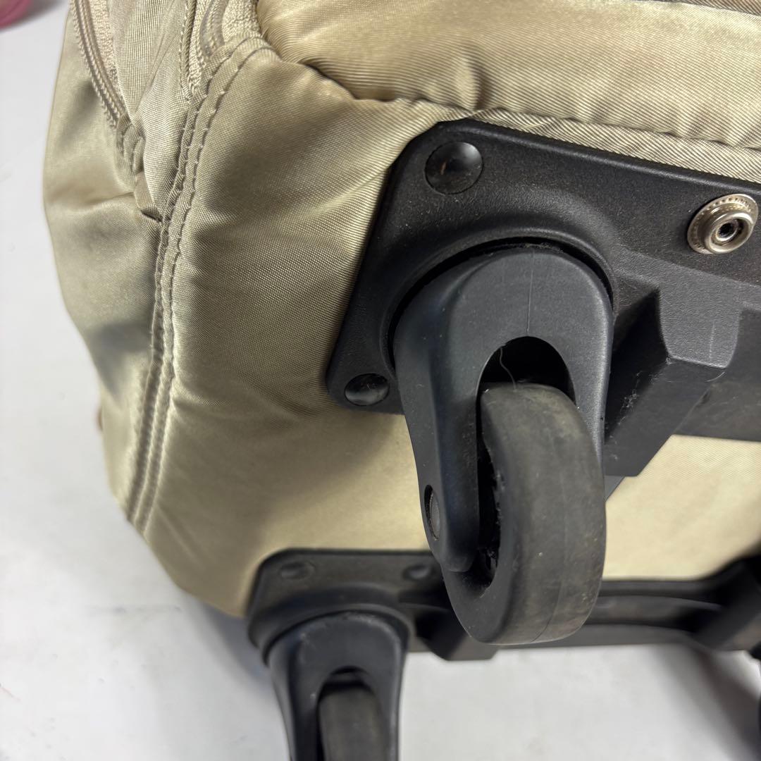 カナナプロジェクト トローリーバッグ キャリー ベージュ　ポンポンチャーム付き