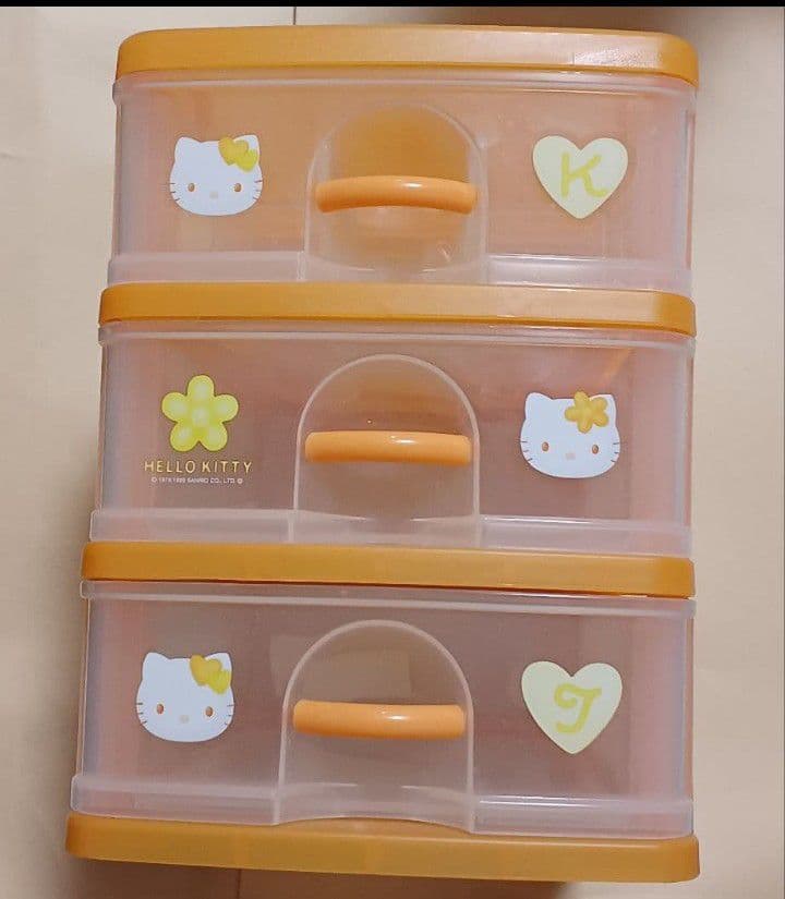 ハローキティ　HELLOKITTY　3段　小物収納ボックス　ミニチェスト