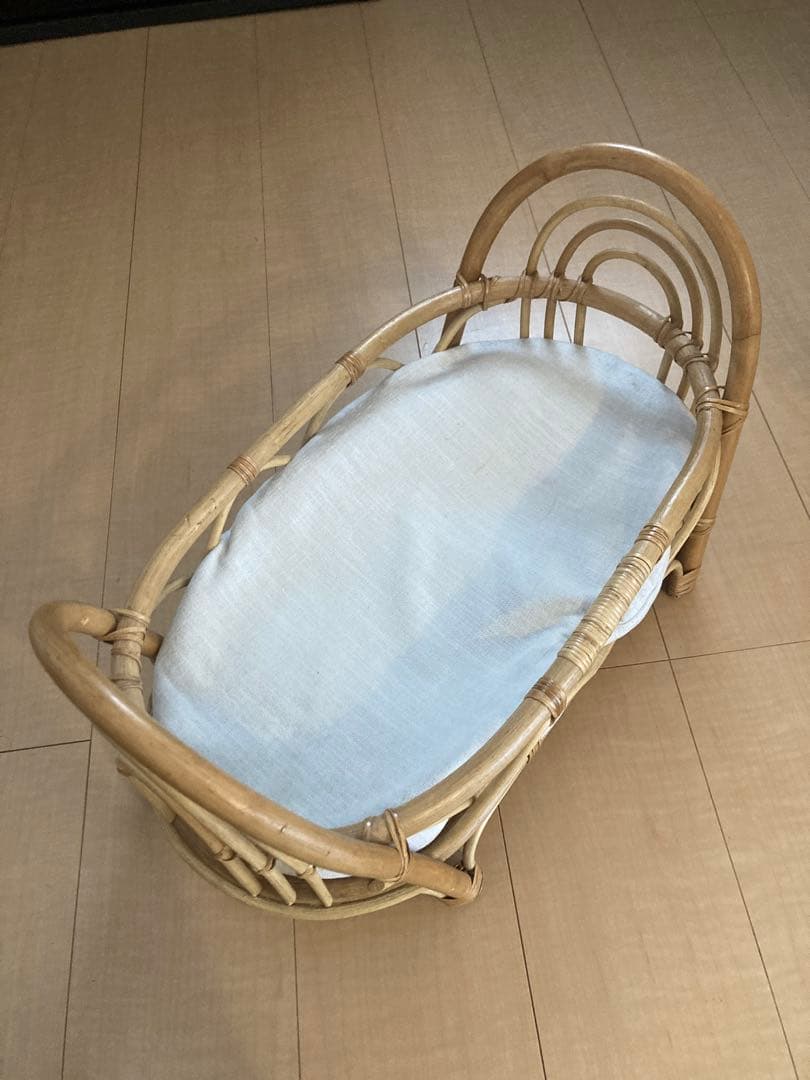ラタン キャットベッド 人形ベッド　ペットのベッド