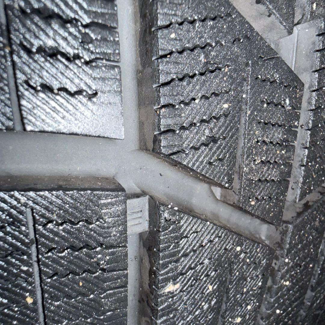 送料込み！ WR-V 215/60R16スタッドレス ヨコハマ　アイスガード