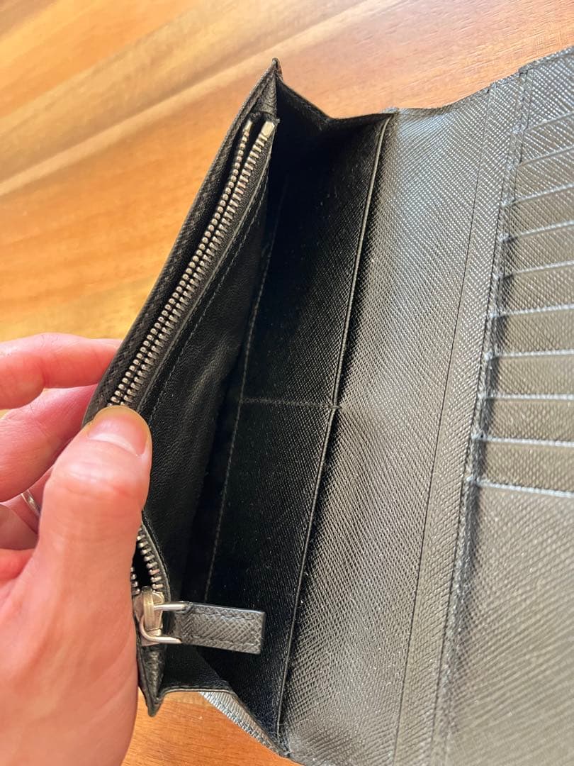 ク*ー様 PRADA ブラックレザー 長財布