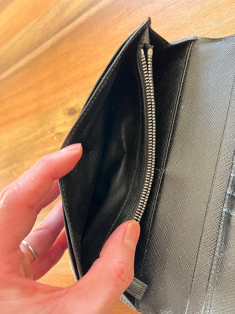 ク*ー様 PRADA ブラックレザー 長財布