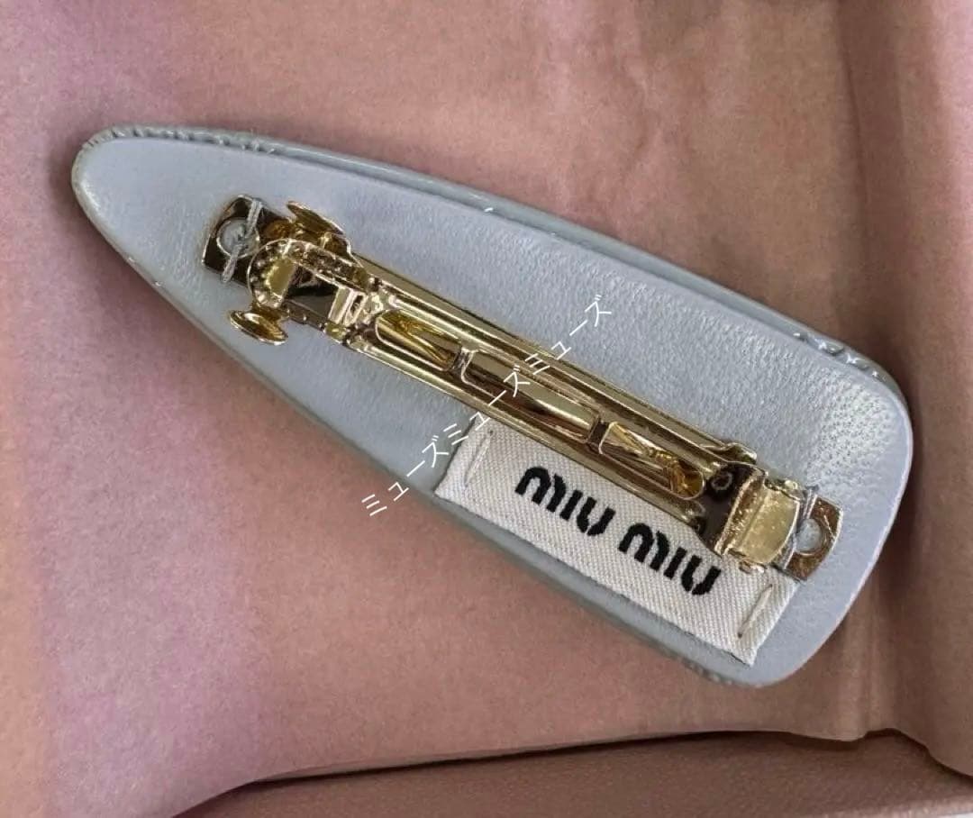 miu miu ヘアピン　バレッタ　グレー、くすみブルー　美品