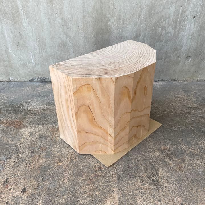 巨木の多面カットのディスプレイ置物(大) のセット　　切り株 スツール