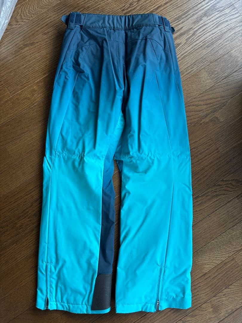 中古品　スキーウェア（クリーニング済）上下セット　DESCENTE　Lサイズ