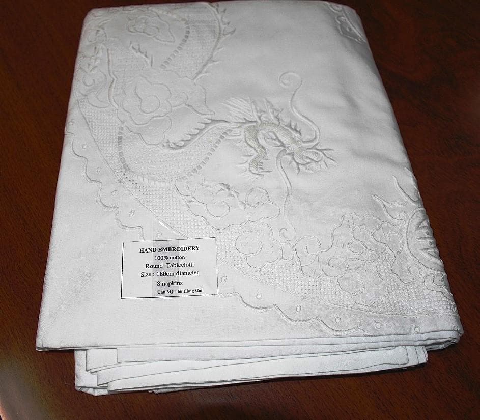 ベトナム製 ドラゴンデザイン刺繍ラウンドテーブルクロス ナフキンセット 送料込