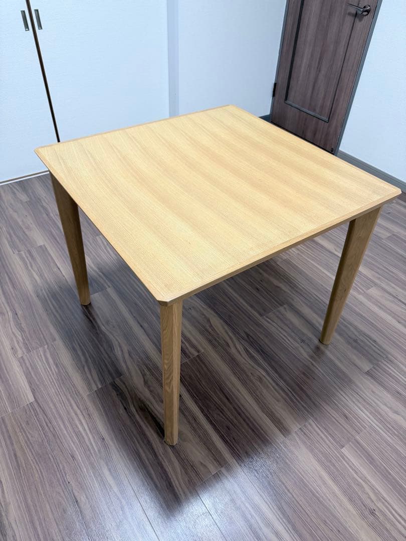 ニトリ 天然木タモ材 ダイニングテーブル 80×80cm