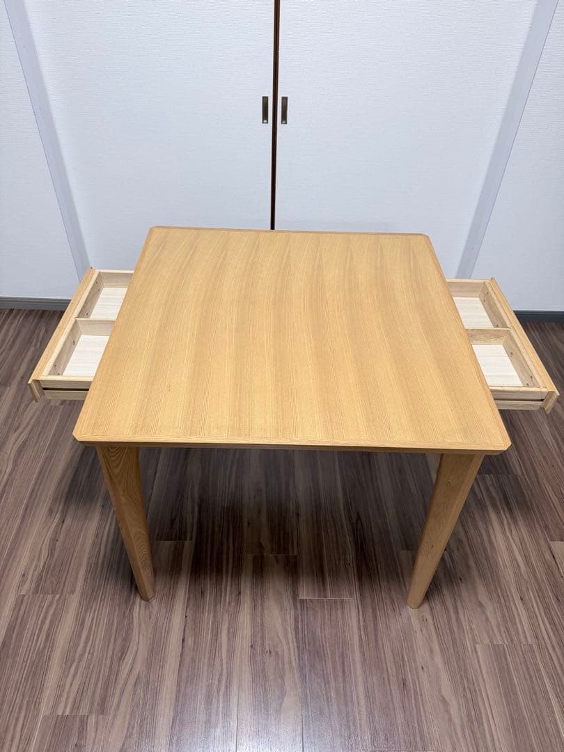 ニトリ 天然木タモ材 ダイニングテーブル 80×80cm