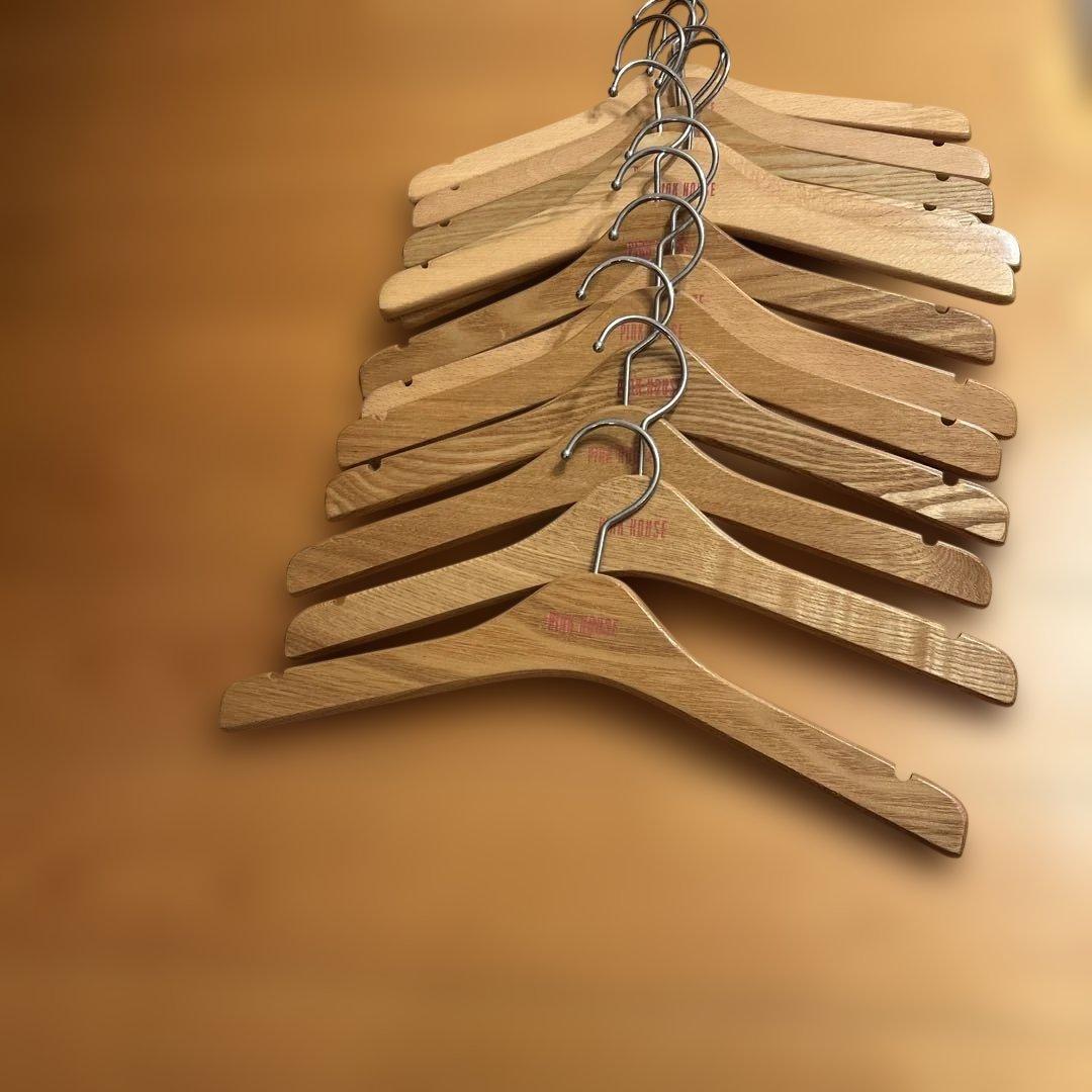 ピンクハウス木製衣類ハンガー 13本セット　天然木にピンクのロゴ　超素敵